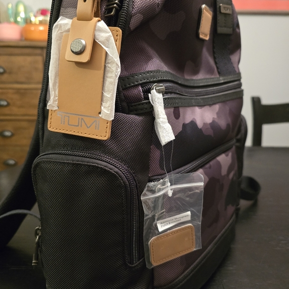 New TUMI Parish Unisex Travel Backpack Triple Pocket Expendable Camouflage - Picture 4 of 7